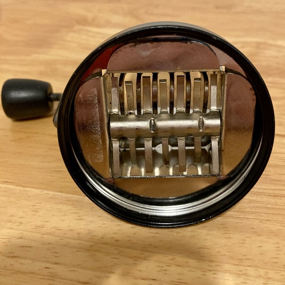 Vintage Androck Food Meat Nut Chopper Grinder, Retro Kitchen Utensil - Picture 9 of 11